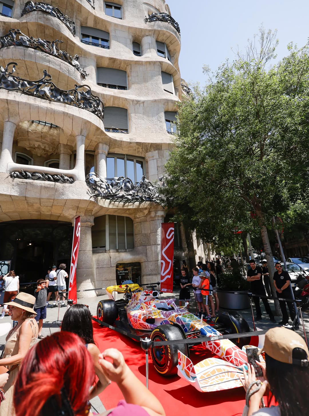 @lapedrera_barcelona